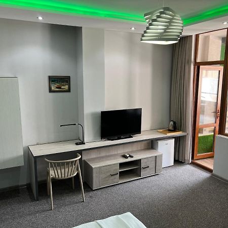 קובולטי Kent Hotel מראה חיצוני תמונה