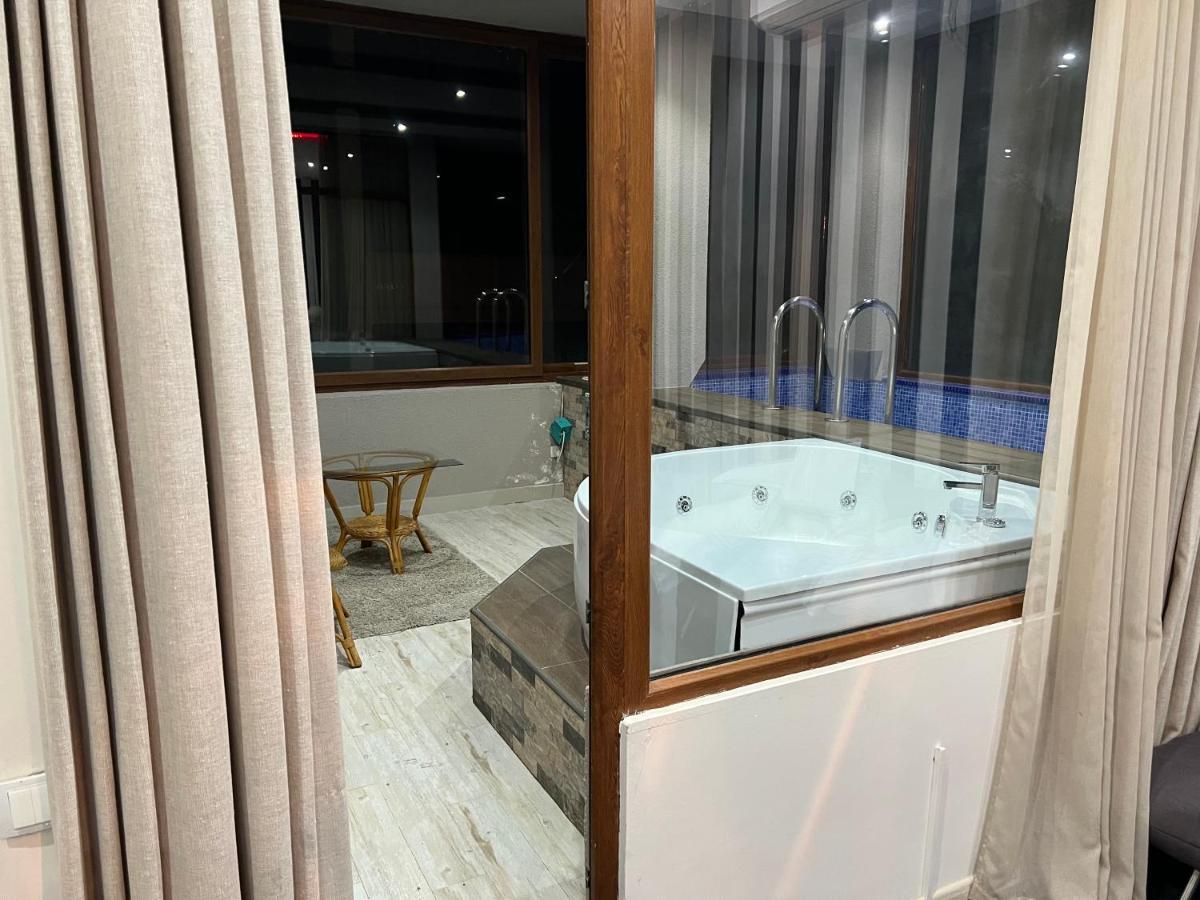 קובולטי Kent Hotel מראה חיצוני תמונה