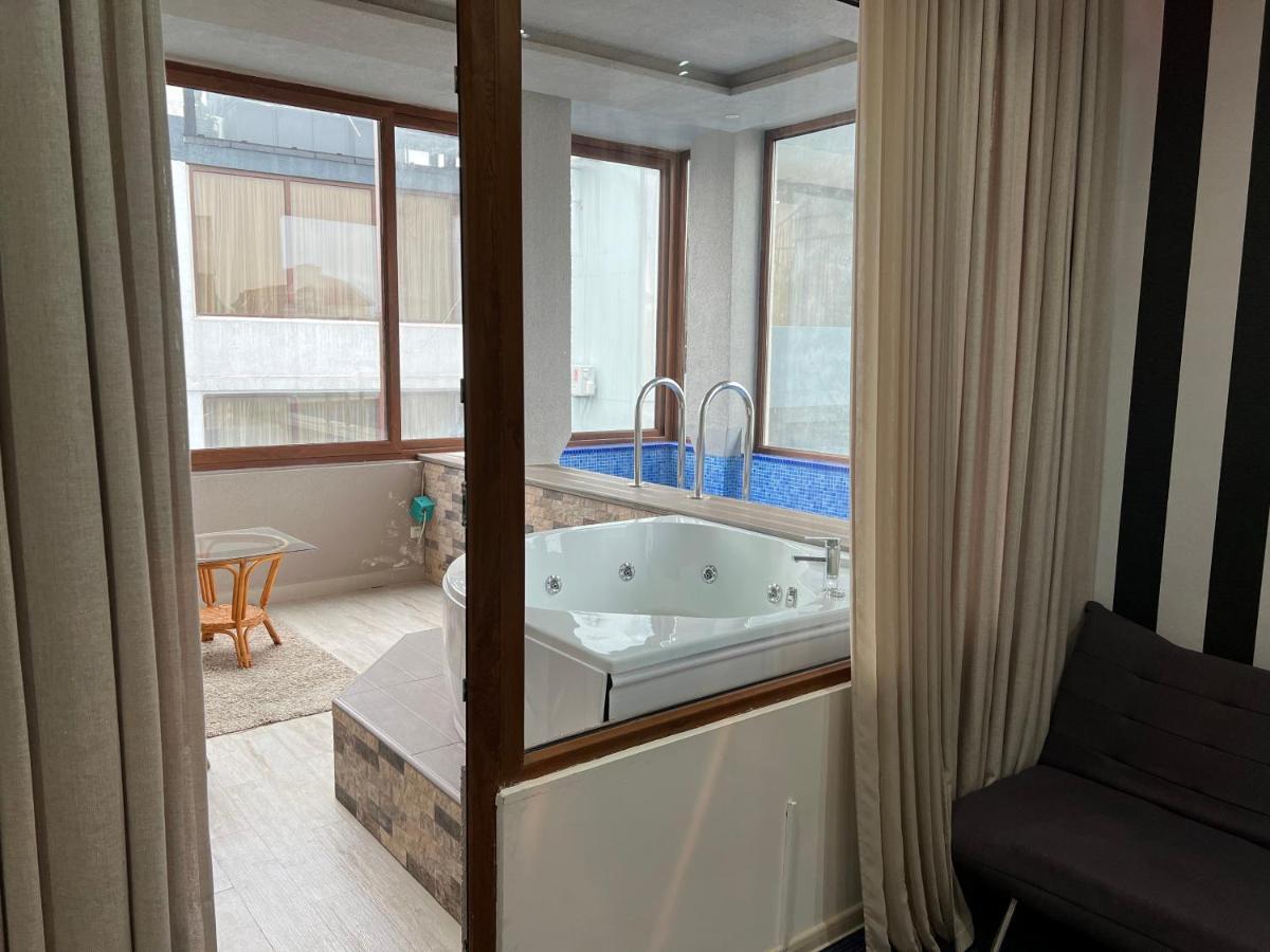 קובולטי Kent Hotel מראה חיצוני תמונה