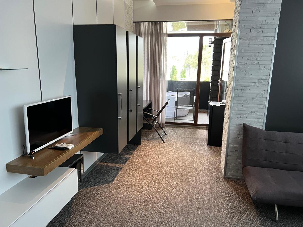 קובולטי Kent Hotel מראה חיצוני תמונה