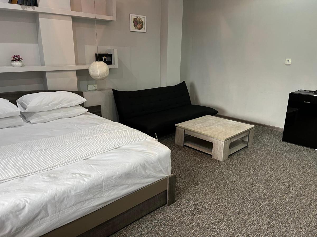 קובולטי Kent Hotel מראה חיצוני תמונה