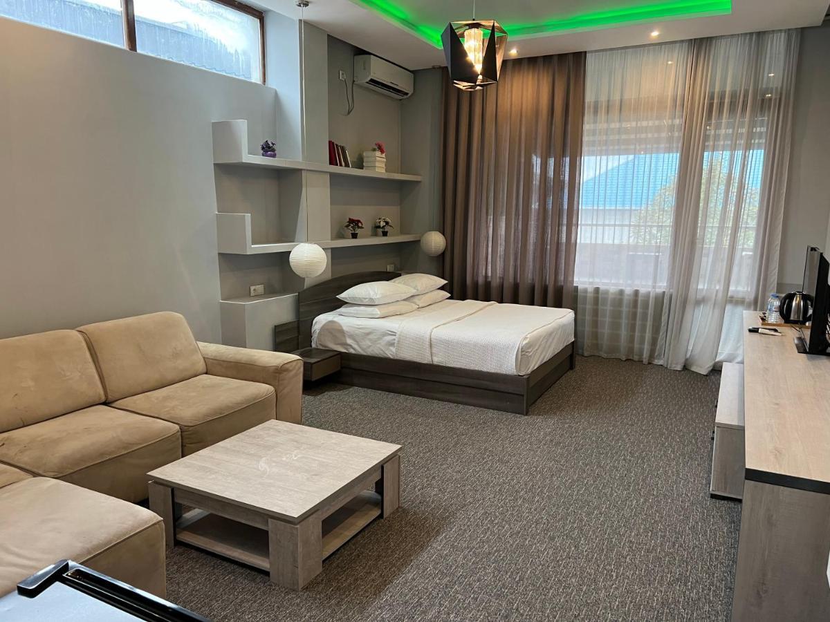 קובולטי Kent Hotel מראה חיצוני תמונה