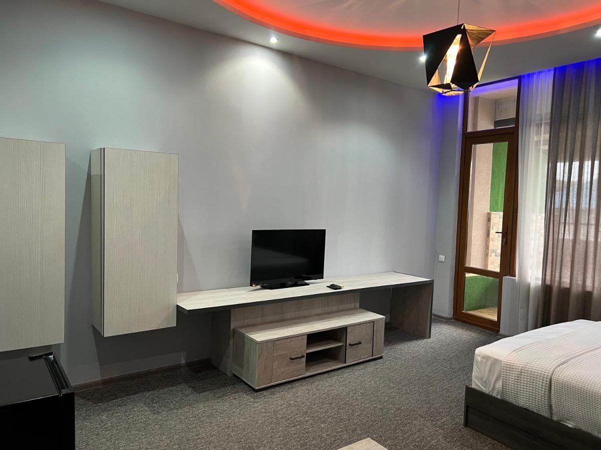קובולטי Kent Hotel מראה חיצוני תמונה