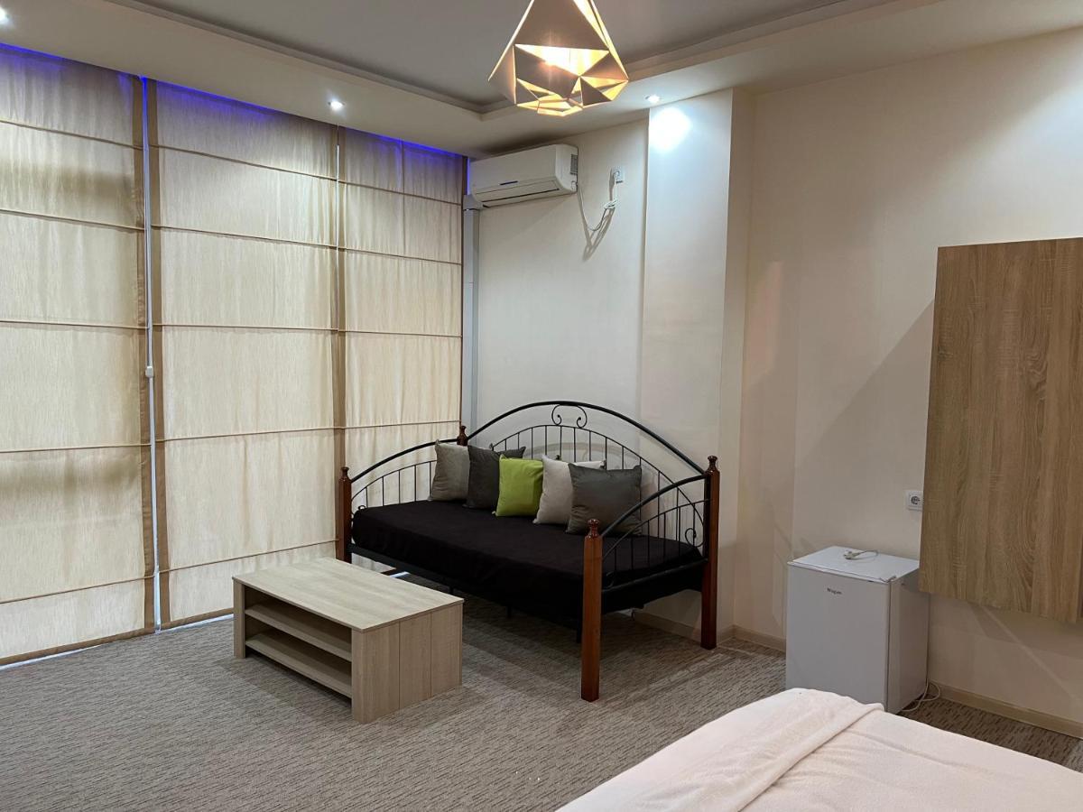 קובולטי Kent Hotel מראה חיצוני תמונה