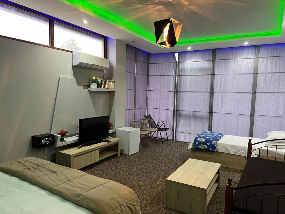 קובולטי Kent Hotel מראה חיצוני תמונה