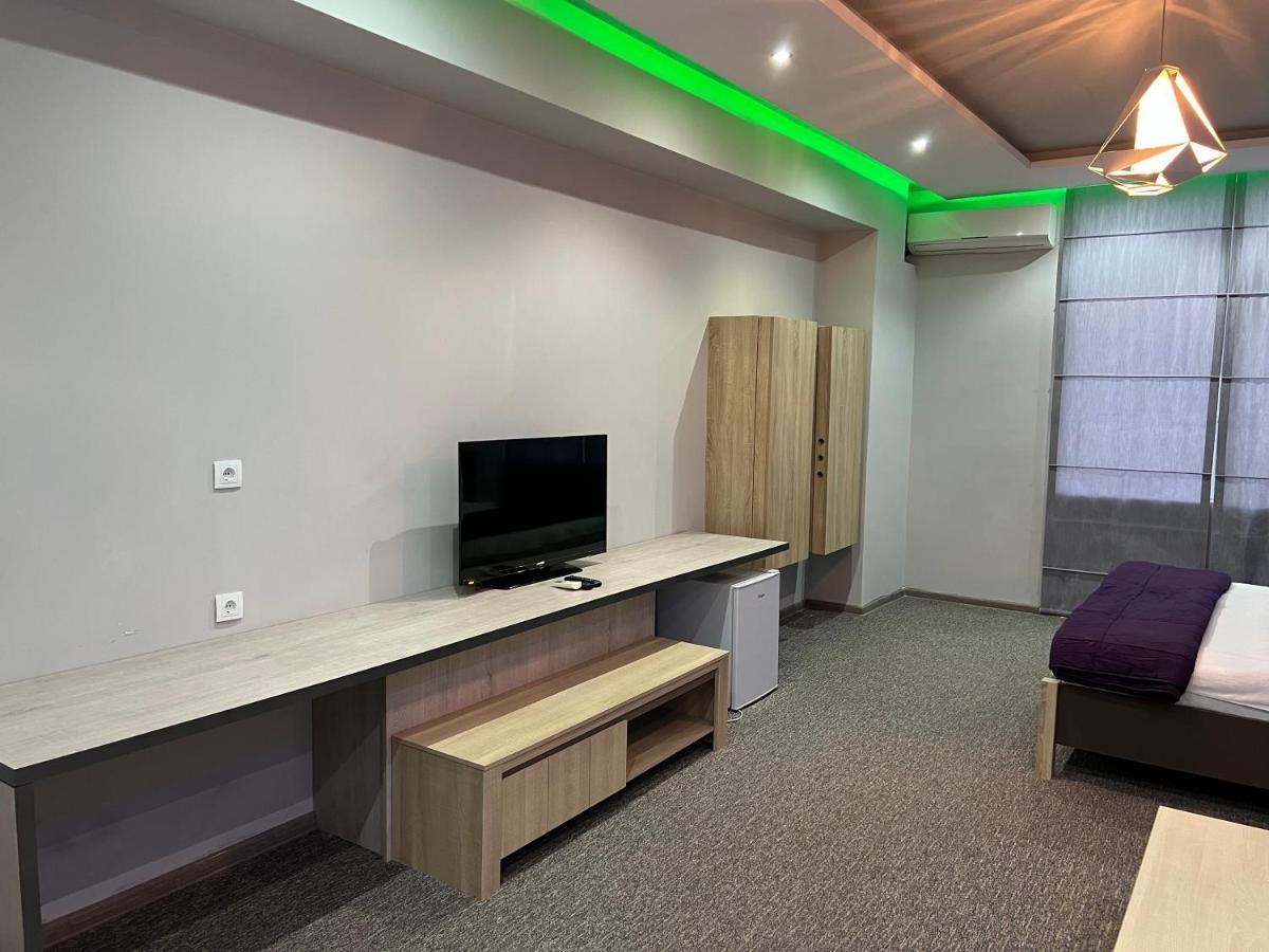 קובולטי Kent Hotel מראה חיצוני תמונה