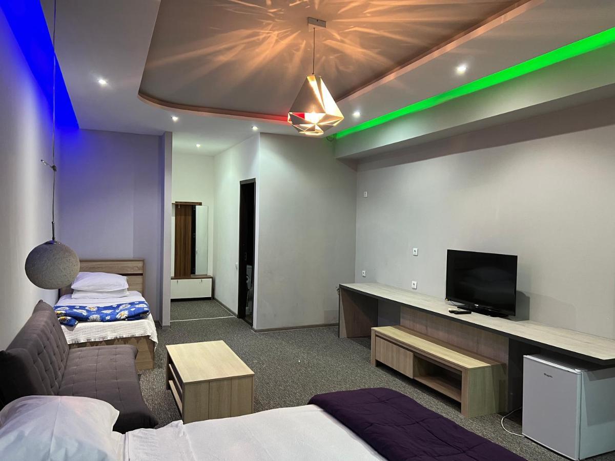 קובולטי Kent Hotel מראה חיצוני תמונה