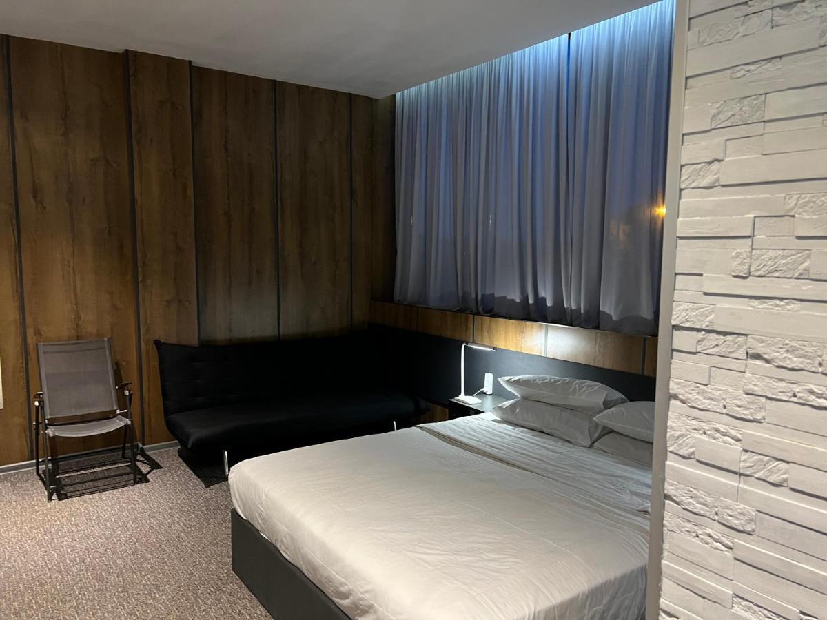 קובולטי Kent Hotel מראה חיצוני תמונה