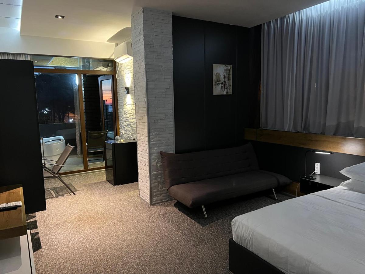 קובולטי Kent Hotel מראה חיצוני תמונה