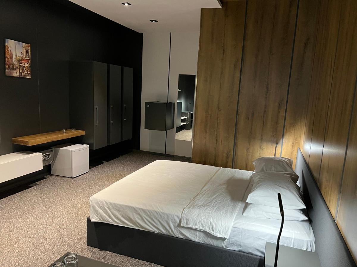 קובולטי Kent Hotel מראה חיצוני תמונה