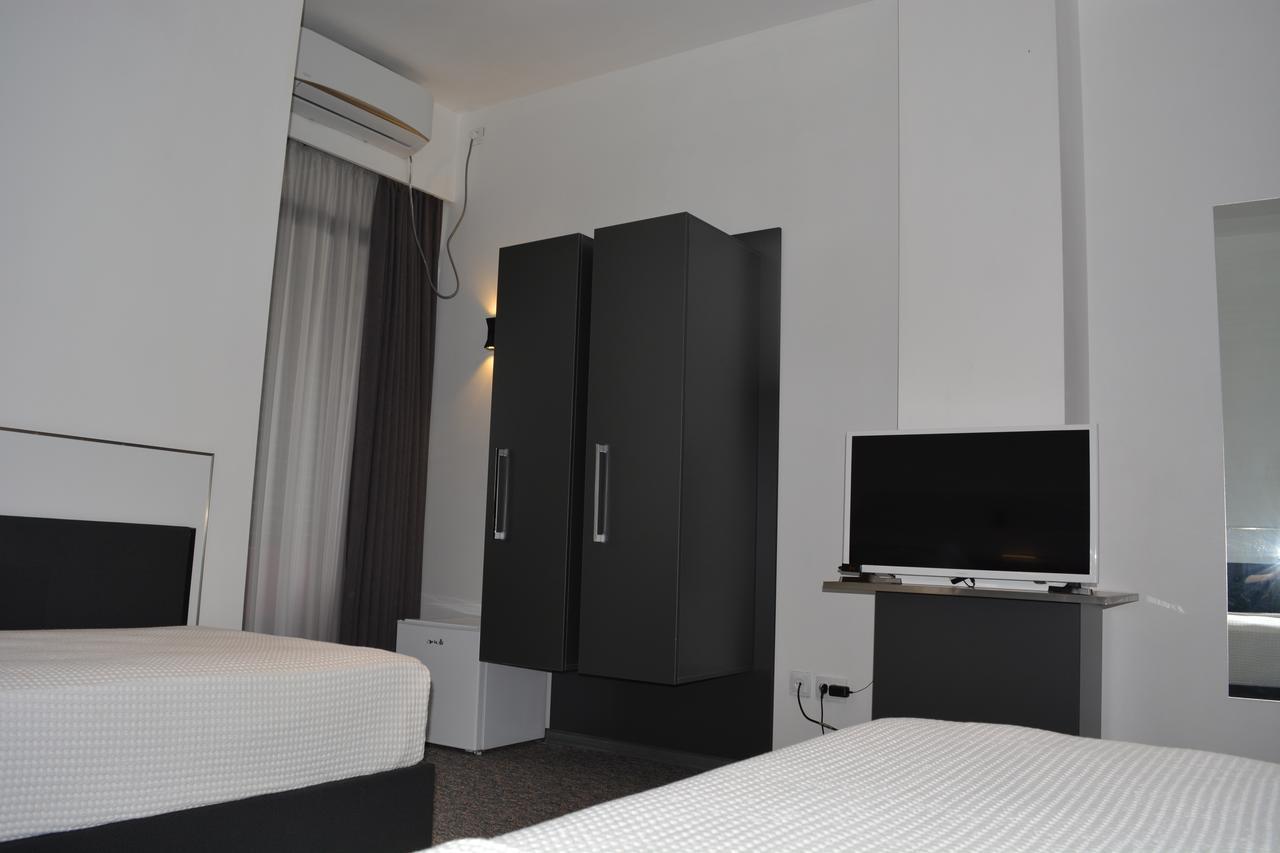 קובולטי Kent Hotel מראה חיצוני תמונה